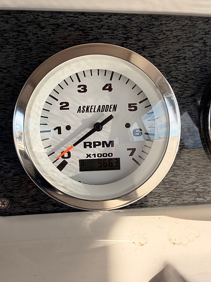 Askeladden 805 Commuter – 320 hk Cummins diesel – rå helårs-/allværsbåt 21 of 27