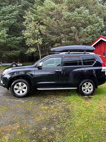 Toyota Land Cruiser 4 of 12