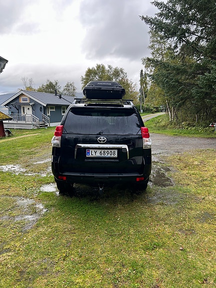 Toyota Land Cruiser 2 of 12