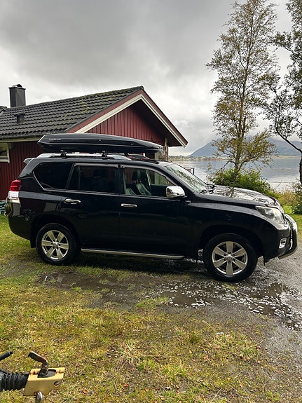 Toyota Land Cruiser 3 of 12