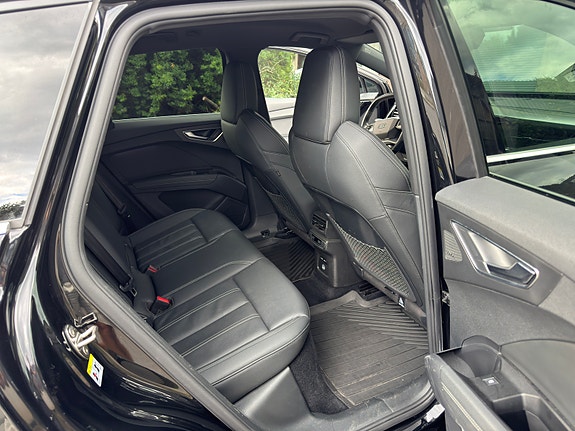 Audi Q4 e-tron 9 of 11