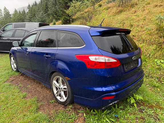 Ford Focus 2 of 5
