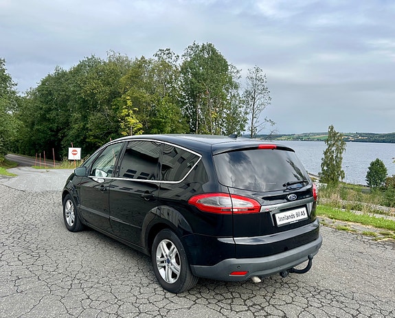 Ford S-MAX 4 of 13