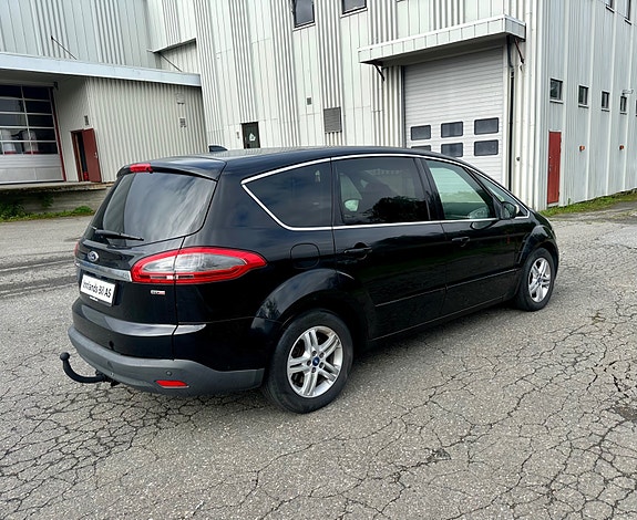 Ford S-MAX 8 of 13