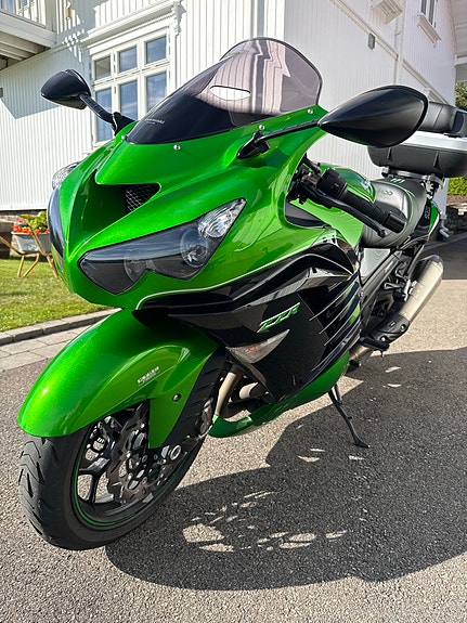 Kawasaki ZZR 1400 5 of 9