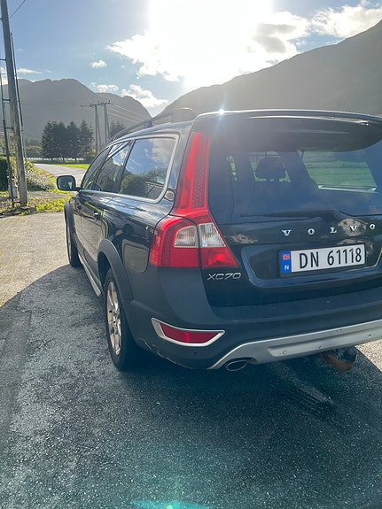 Volvo XC70 3 of 16