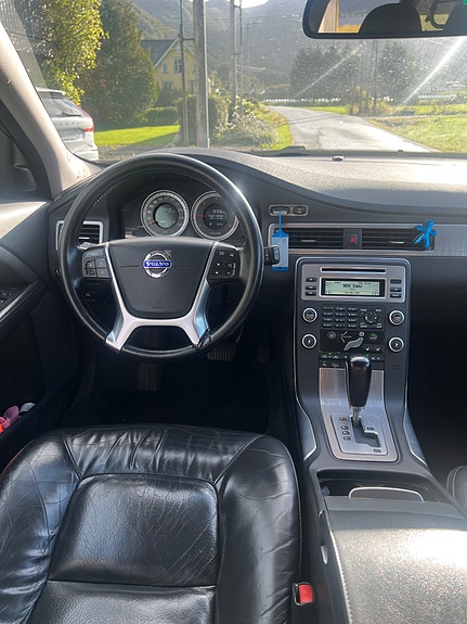 Volvo XC70 7 of 16