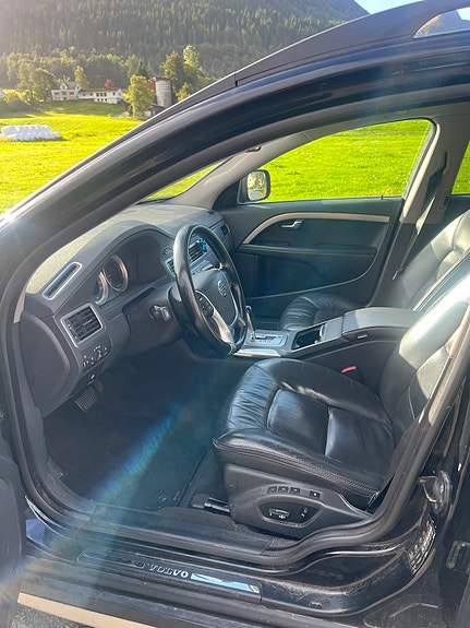 Volvo XC70 9 of 16
