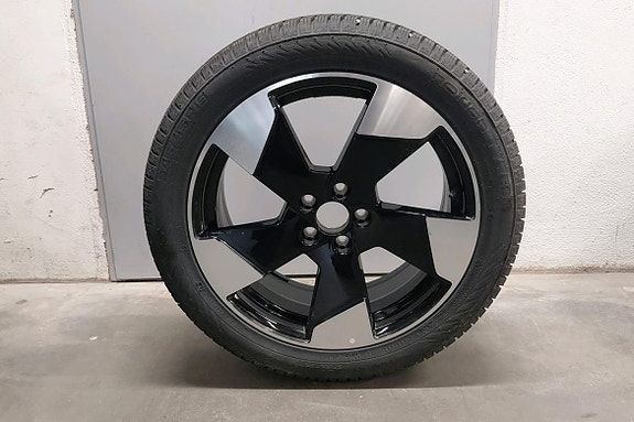 Volvo EX30 16 of 30