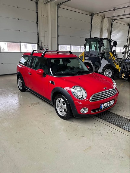 MINI Clubman One 2 of 8