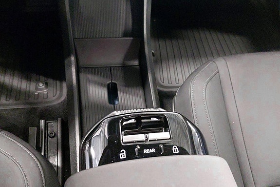 Volvo EX30 13 of 30