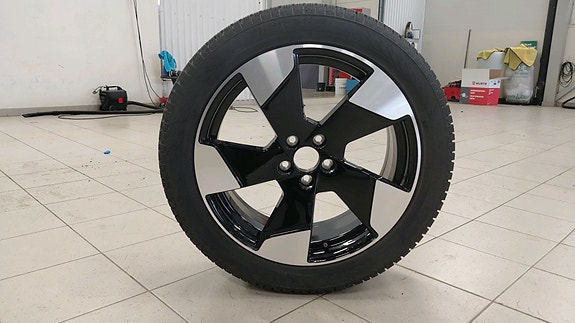 Volvo EX30 19 of 30