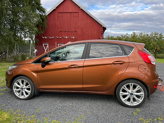 Ford Fiesta 5 of 26