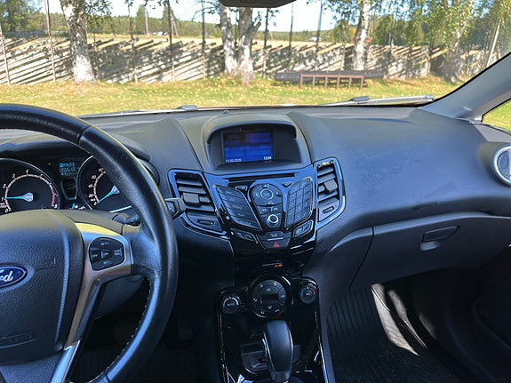 Ford Fiesta 15 of 26