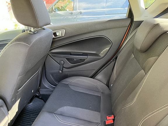 Ford Fiesta 18 of 26