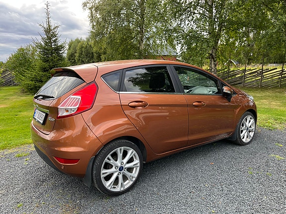 Ford Fiesta 4 of 26