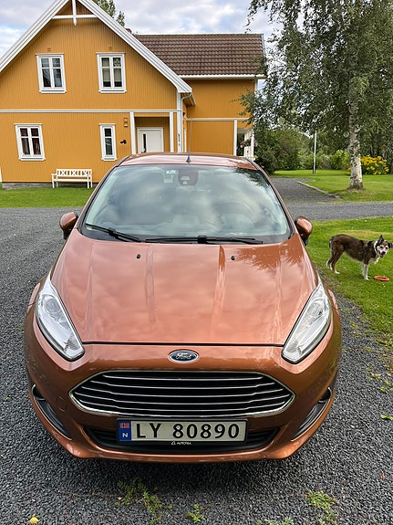 Ford Fiesta 2 of 26