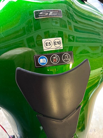 Kawasaki Ninja H2 SX 3 of 19