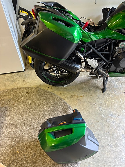 Kawasaki Ninja H2 SX 8 of 19