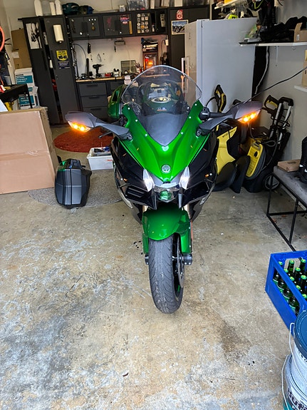 Kawasaki Ninja H2 SX 10 of 19