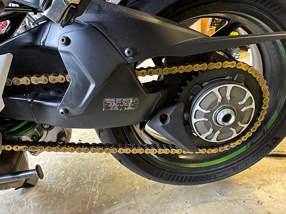 Kawasaki Ninja H2 SX 15 of 19