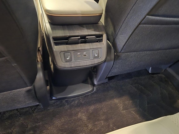 Nissan Ariya 17 of 30