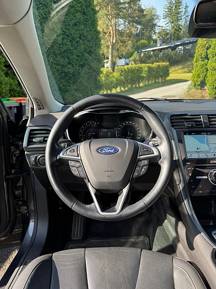 Ford Mondeo 26 of 30