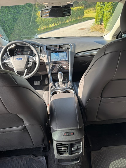 Ford Mondeo 28 of 30