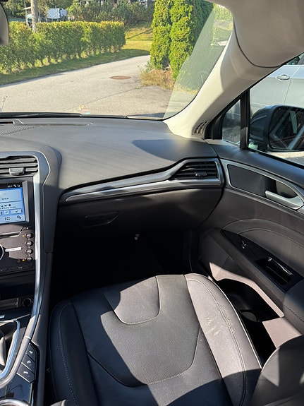 Ford Mondeo 27 of 30