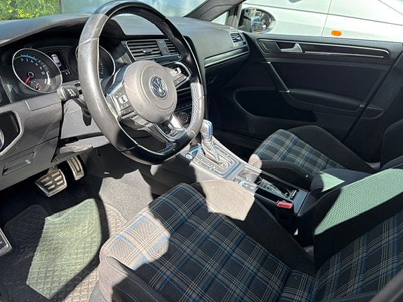 Volkswagen Golf VII 5 of 7