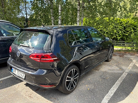 Volkswagen Golf VII 4 of 7