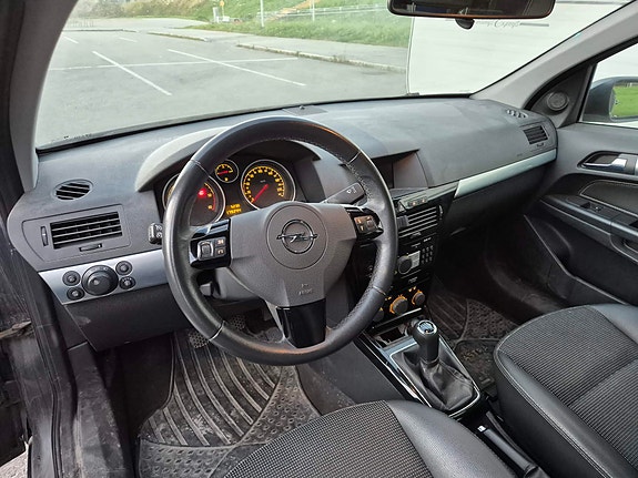 Opel Astra 3 of 6