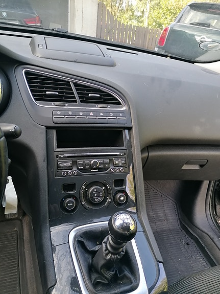 Peugeot 5008 9 of 15