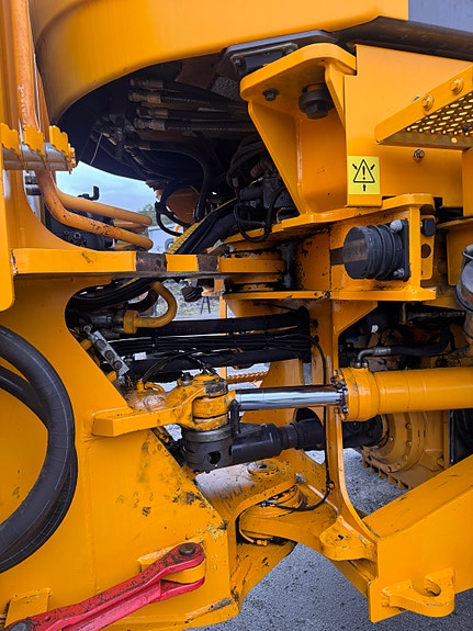 Volvo L220F 14 of 30