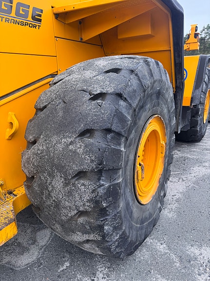 Volvo L220F 19 of 30