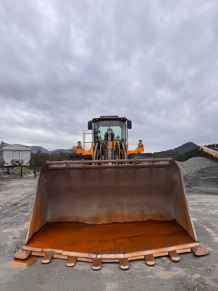 Volvo L220F 8 of 30