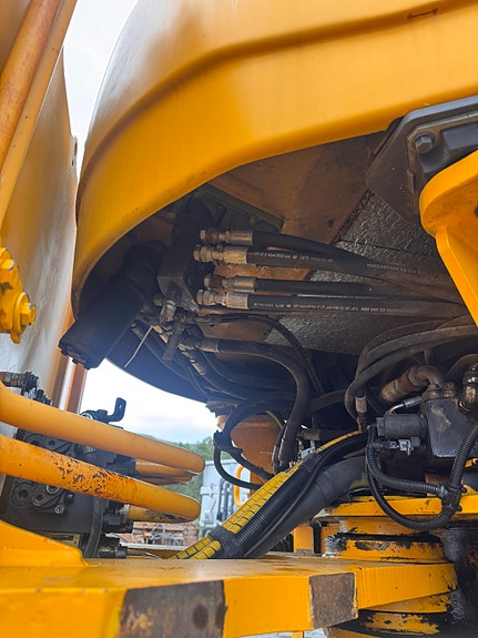 Volvo L220F 13 of 30
