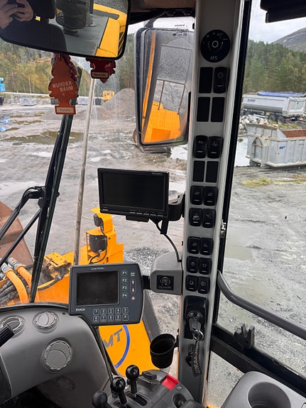 Volvo L220F 26 of 30