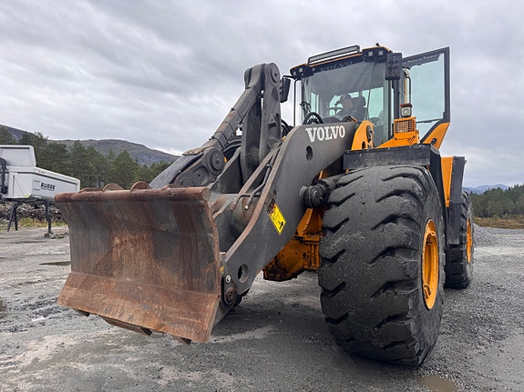 Volvo L220F 29 of 30