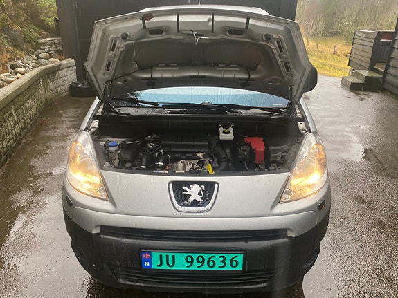 Peugeot Partner 23 of 26
