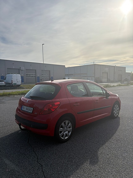Peugeot 207 3 of 19