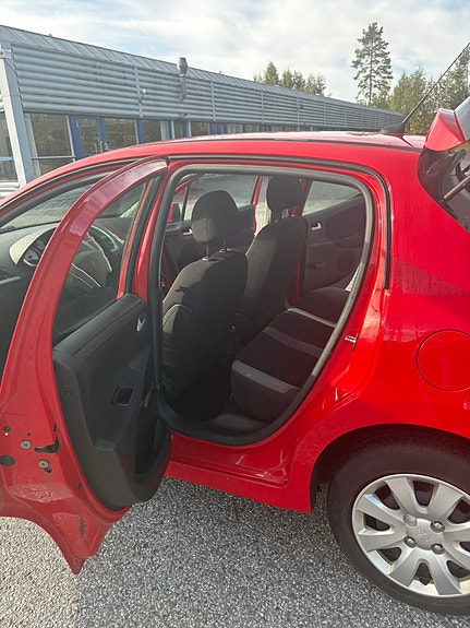 Peugeot 207 7 of 19