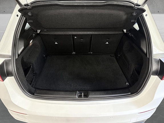 Mercedes-Benz B250 e 16 of 20