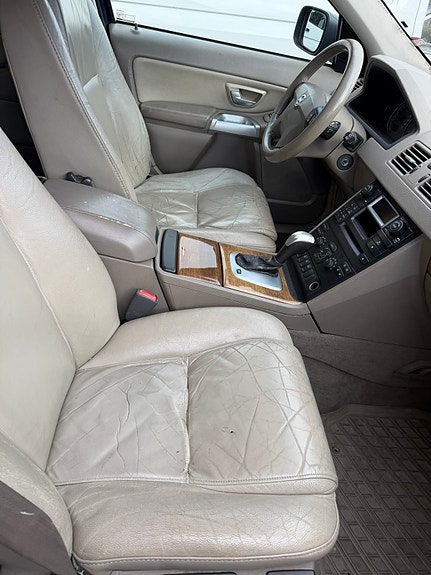 Volvo XC90 8 of 13
