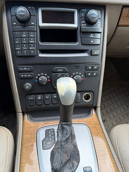 Volvo XC90 11 of 13