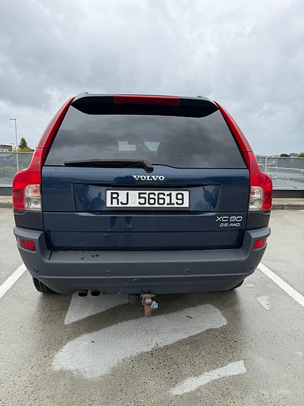 Volvo XC90 3 of 13
