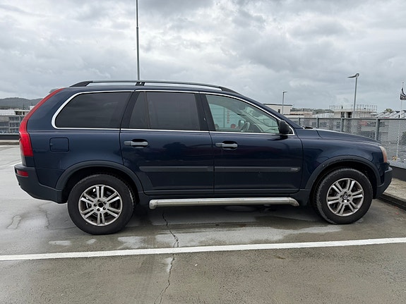 Volvo XC90 4 of 13