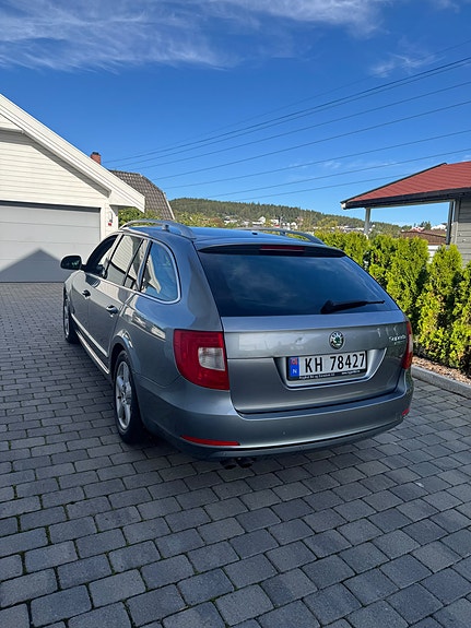 Skoda Superb 10 of 17