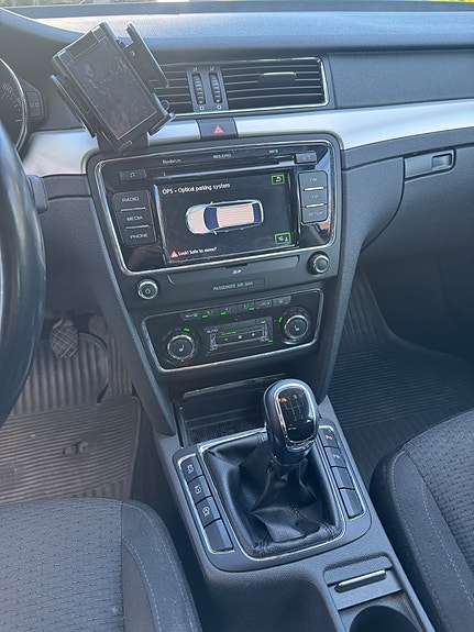 Skoda Superb 14 of 17