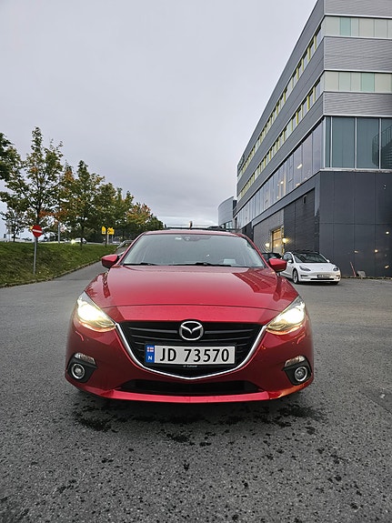 Mazda 3 2 of 10